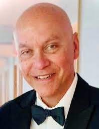 Frank Castro's Instagram, Twitter & Facebook