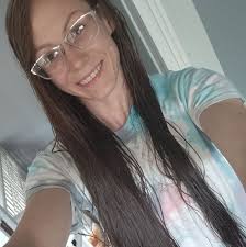 snooch @possumgoo goo In (they (theyareonadate) are