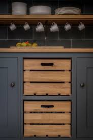 1001 Idees Et Tutos Pour Fabriquer Un Meuble En Cagette Charmant Astuce Rangement Cuisine Meuble Cuisine Rangement Cuisine