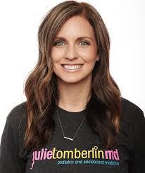 Mandy Davis's Instagram, Twitter & Facebook