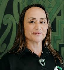 Anna Kinnaird's Instagram, Twitter & Facebook