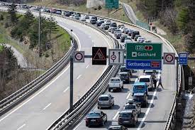 Tunnel umfahrung flüelen in richtung süd. Ferienverkehr Hier Brauchen Sie Geduld Autosprintch