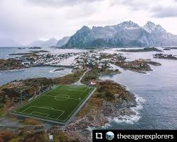 Thats the way to play soccer on lofoten islands. Henningsvaer Football Soccer Stadium Lofoten Norway Theeagerexplorers The Iconic Football Field At Henningsvaer We Experienced Many Consecutive Days Of Freakish Weather While In Lofoten We Managed To Catch
