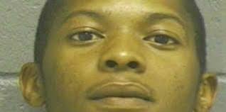 Man with knife terrorizes women at Athens apartment