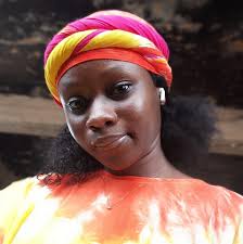 which is more expensive to make, a buttercream cake or a fondant cake?