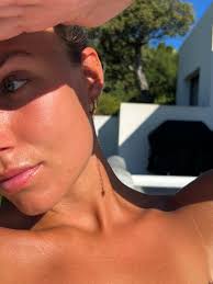 Selma green stone textured earrings