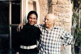 Check out the latest pictures, photos and images of anne sinclair. Anne Sinclair Strauss Kahn S Ex Wife Resumes A Public Life The New York Times