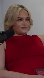 Alexia Holmes's Instagram, Twitter & Facebook