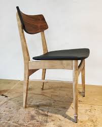 Maison Deschamps On Instagram Chaise Abandonnee Puis Restauree Cherche Nouveau Proprietaire Disponible Chaise Chair T In 2020 Dining Chairs Furniture Home Decor