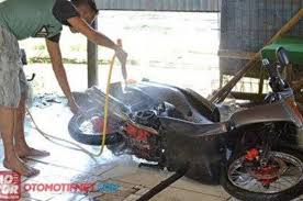 Maybe you would like to learn more about one of these? Mau Cuci Motor Sendiri Ini Peralatan Dan Cara Yang Benar Dijamin Kinclong Gridoto Com