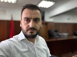 Me Napolonin në Gjykatën e Shkallës së Parë e Juridiksionit të Përgjithshëm  Tiranë. Ndjekja e çdo procedure ligjore nga @aklawconsulting me  @av.eridjonalimadhi dhe Av. Denis Kaca deri në përfundim të çështjes.