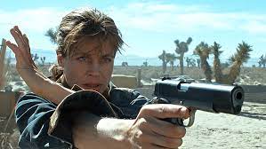 Linda hamilton is among three cast in recurring roles on syfy's resident alien series based on the dark horse comics. Ahora Si Primeras Imagenes De Linda Hamilton Como Sarah Connor En Terminator 6 Codigo Espagueti