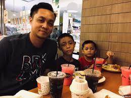 Makanan halal adalah makanan yang didapatkan dan difungsikan melalui syariat yang diridhai allah. Reviews Borenos Fried Chicken Kota Kinabalu