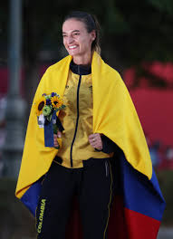 La deportista colombiana sandra lorena arenas ya recibió en la mañana de este sábado (en colombia) la medalla de plata que ganó en la prueba de marcha atlética femenina el viernes pasado, en los juegos olímpicos de tokio. Z Z9n8cir08zhm