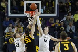 21, 2021 about how a film session with coach juwan howard michigan basketball coach juwan howard praise several players for their roles feb. Iowa Basketball Takeaways From Hawkeyes 103 91 Loss Against Michigan Black Heart Gold Pants