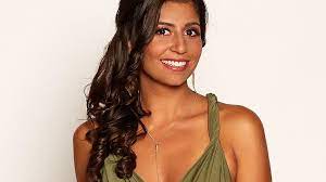 Und trotzdem fühlt sie sich nicht wohl in ihrer haut. Der Bachelor 2019 Kandidatin Evanthia Eva Benetatou Kampft Im Finale Um Andrej Mangolds Letzte Rose