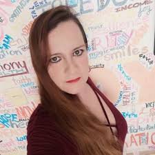 Lucy Serrano-Leets (English) (@LeetsLucy)