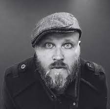 Hey guys, does anyone know when Gig of the Day is coming back?? I'm  obsessed with this manhwa and its been like a year since season 1 ended 🥺