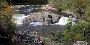 It is located on the blue ridge parkway near milepost 316.4, about 66 miles north of asheville. Linville Falls Hiking Guide