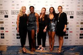 Maart 2009, ik maak met mijn toenmalige vriendin een ritje in mijn lada 111. Van Dijk En Miedema Verkozen Tot Speler Van Het Jaar In Engeland Foto Destentor Nl