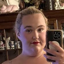 Maria Crane's Instagram, Twitter & Facebook