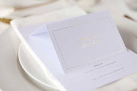 This tutorial shows you how to create custom place cards, perfect for any wedding or event!font used: Wedding Stationery 101 Place Cards Paperlust