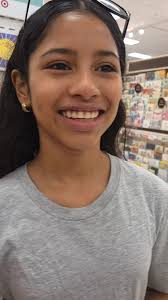 estoy en el la tienda y mi hija quiere que le compre eso que dicen jaja,  los niños saben que cuentan con mamá 😁#viralvideo #latinos #usa  #amigostiktok #niñasprincesas