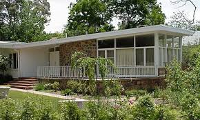 51 Tasmania Circle Forrest Act A Fairly Typical Butterfl Flickr Mid Century Exterior Mid Century Modern Exterior Mid Century Modern House