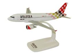 Trouvez les meilleurs prix et promotions pour toutes les destinations desservies par volotea. Volotea Airbus A319 Flugzeugmodell Im Massstab 1 200 Sammlerstuck Flugzeug Ei Fmt Ebay