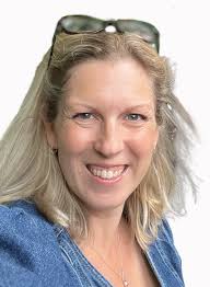 Sacha Wells's Instagram, Twitter & Facebook