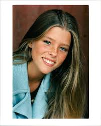 Sascha Zacharias var så bra som i rollen som Stina i Skilda världar,och hon  är skådespelare än idag senast som Rebecka Martinsson