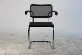 Dadurch schwingt der stuhl, wenn man sich darauf niederlässt. Cesca S32 Und S64 Stuhle Bauhausberlin Bauhausdesign Mobel