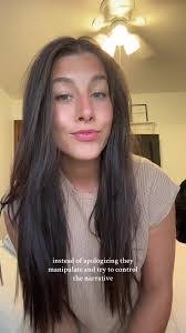 Amber Erdman's Instagram, Twitter & Facebook