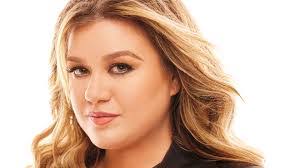 Kelly Clarkson's Instagram, Twitter & Facebook