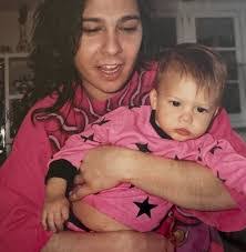 Oneida Vargas's Instagram, Twitter & Facebook