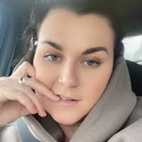 Gina Reilly's Instagram, Twitter & Facebook