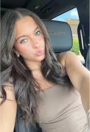 Hailey Nash's Instagram, Twitter & Facebook