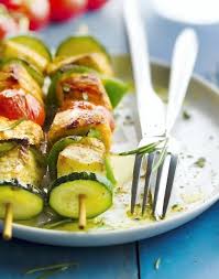 Brochettes De Saumon Et De Lieu Tomates Cerises Courgettes Et Poivrons Recette Brochettes De Saumon Tomates Cerises Brochette