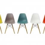 The ergonomic shape of the seat fits the body perfectly and offers high stability and support. Journelles Maison Original Vs Replika Der Eames Plastic Chair Journelles
