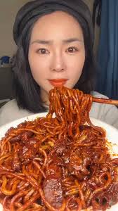 百城寻新鲜计划#冲泡速食#程校长酸辣粉姐妹们程校长红桶酸辣粉和麻酱米线✂️米🔥动就这两天了喜欢吃的囤起来|