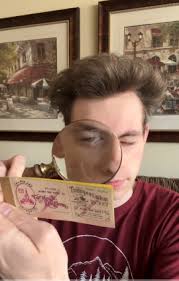 Enseña cómo entra en Disney World con un ticket de hace medio siglo y deja  a millones de personas alucinando