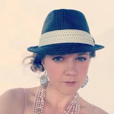 Leah Thomason (@intricateheart)