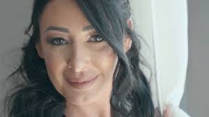 Angela Perna's Instagram, Twitter & Facebook