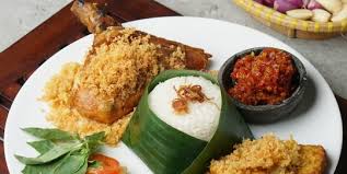 Lebih mantap lagi, ayam goreng kremes itu disajikan dengan sambal terasi dan lalapan. Main Dish Archives Page 2 Of 2 Kedai Locale