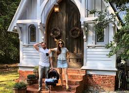It goes without saying that we've always been suckers for a good before & after (show me someone who isn't and i'll show you someone who hates fun). Old Maryland Church Becomes Family Home Named All Saints House The Delite