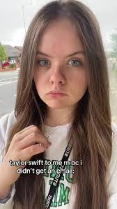 Eda Taylor's Instagram, Twitter & Facebook