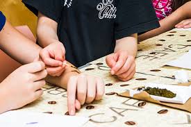 Heena salon and spa will keep you looking your beauteous best with such services as make up application. Details Sport Und Tagungszentrum Span Hachen Span