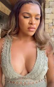 What does the wife of the 4'5'' Game of Thrones star look like?