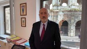 Le procureur de la république représente la société en intervenant dans les décisions judiciaires. Double Meurtre Dans Les Cevennes Une Affaire Hors Normes Selon Le Procureur Eric Maurel