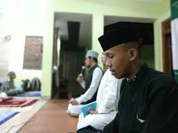 Inilah 10 hadits tentang fadhilah dari surat yasin berserta derajatnya. Keutamaan Baca Surah Yasin Laz Al Hilal Lembaga Amil Zakat Infak Sedekah Bandung